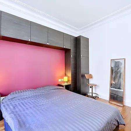 Cosy Flat Near Parc De La * Parijs