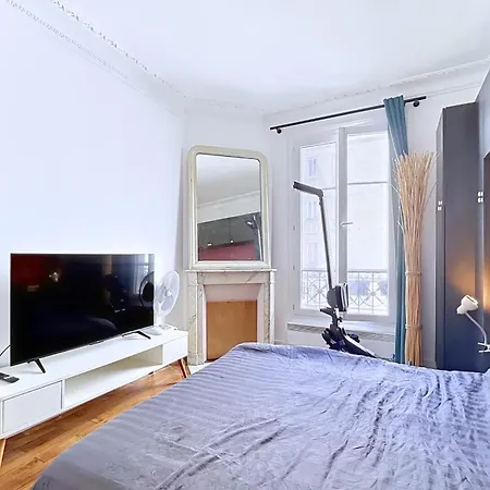 Cosy Flat Near Parc De La *