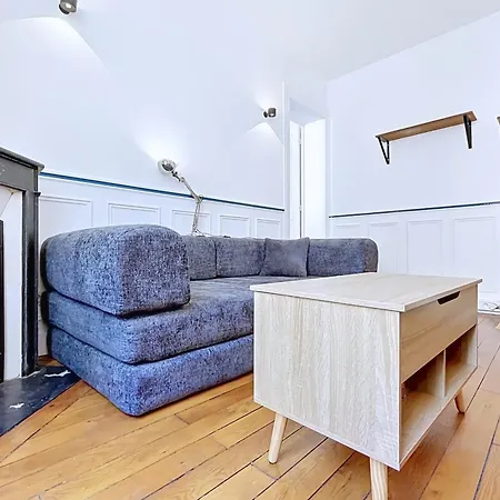 Cosy Flat Near Parc De La *